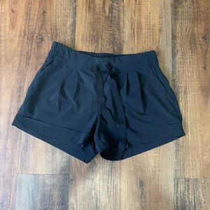 Lululemon Spring Break Away Short Size 6